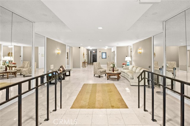 400 South La Fayette Park, 213 photo 8