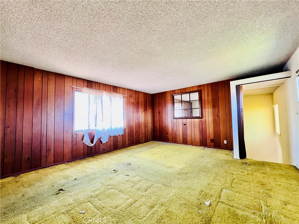 https://media.crmls.org/medias/6a14ceb3-7135-4e10-9c00-91917a361e97.jpg?preset=X-Large