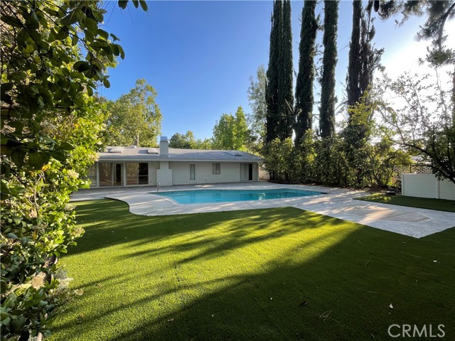 24041 Mariano Street, Woodland Hills CA: https://media.crmls.org/medias/6a14ef72-afc1-4f29-b045-1da4bf94b694.jpg