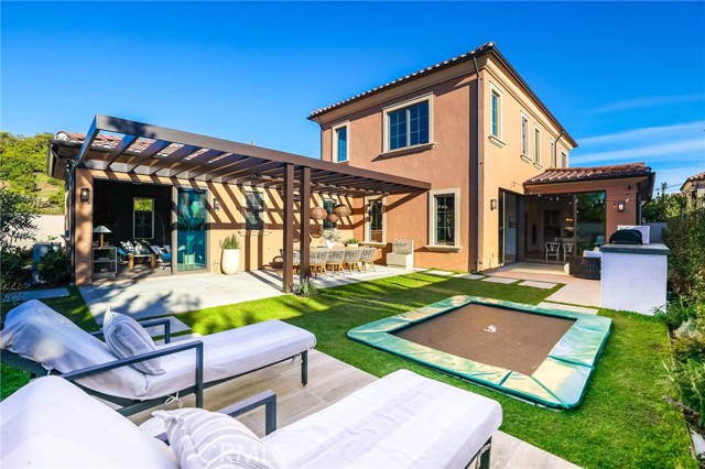 Detail Gallery Image 35 of 73 For 103 Vigna, Irvine,  CA 92602 - 5 Beds | 4/1 Baths