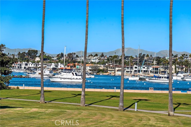 1707 W Balboa Boulevard, Newport Beach CA: https://media.crmls.org/medias/6a156aec-1ec2-442f-9e6b-c329dd76a2a4.jpg