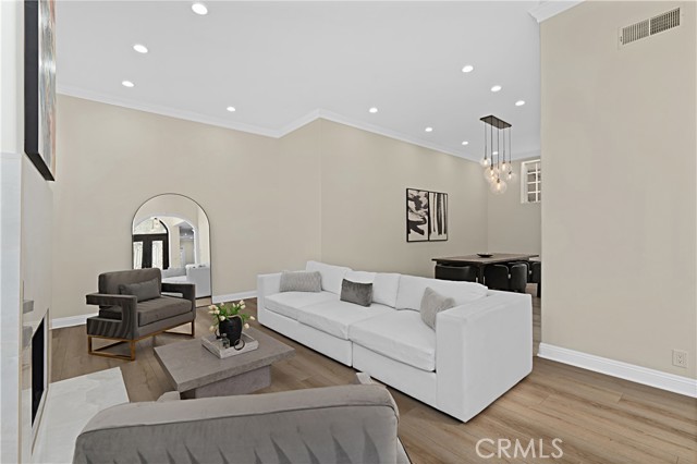 Detail Gallery Image 7 of 37 For 21047 Dumetz Rd, Woodland Hills,  CA 91364 - 4 Beds | 5 Baths