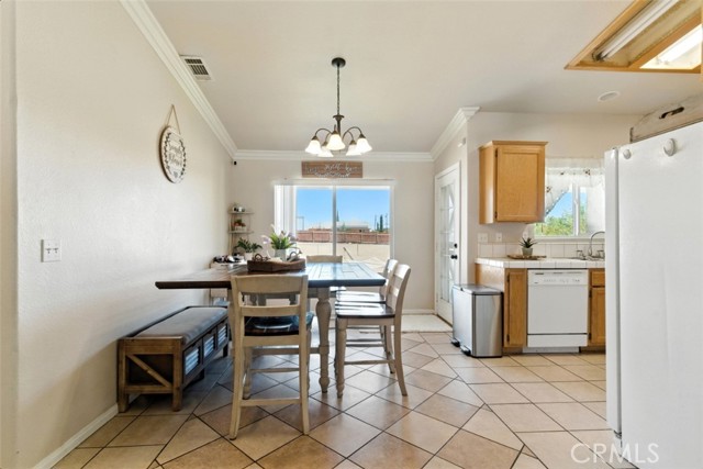 16662 Joshua Street, Hesperia CA: https://media.crmls.org/medias/6a168915-4861-47b3-9709-b894d2ea18ab.jpg