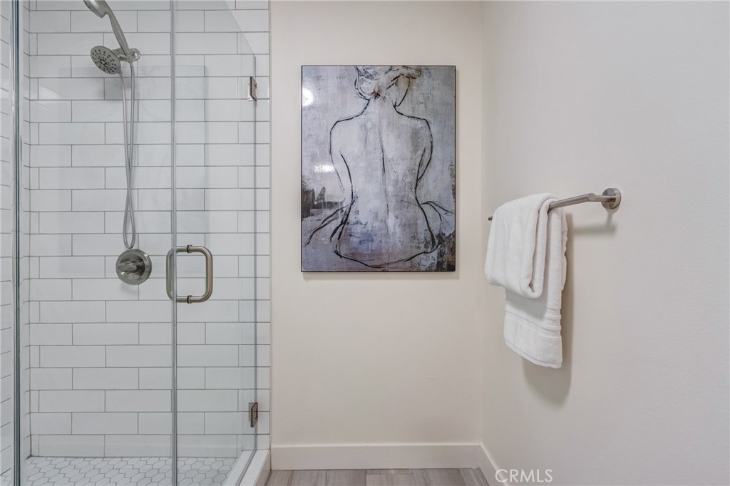 https://media.crmls.org/medias/6a169387-cb57-49c7-9e0d-13c37456aa00.jpg?preset=X-Large