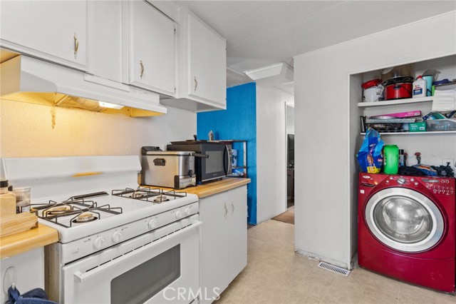 Detail Gallery Image 8 of 23 For 308 Nita Ln, Bakersfield,  CA 93308 - 2 Beds | 2 Baths