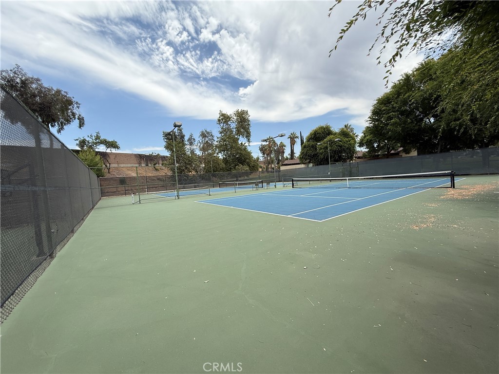 https://media.crmls.org/medias/6a171e4c-bde3-4157-9d01-497967383c8a.jpg?preset=X-Large