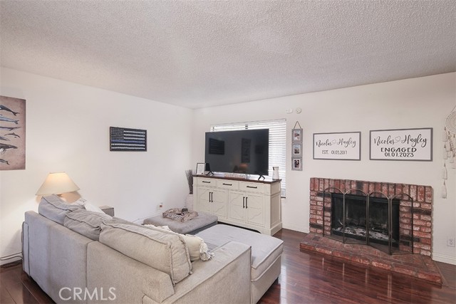 821 S Cerritos Avenue, Azusa CA: https://media.crmls.org/medias/6a17f94b-1663-44e3-bb1d-b29b8d29150d.jpg