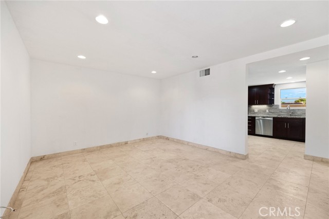 Image 24 of 43 For 43349 Martini Court B