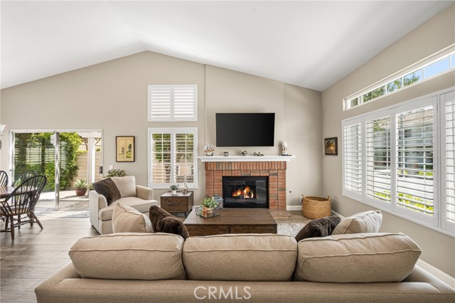 Detail Gallery Image 7 of 47 For 2057 Cherokee, Tustin,  CA 92782 - 3 Beds | 2/1 Baths