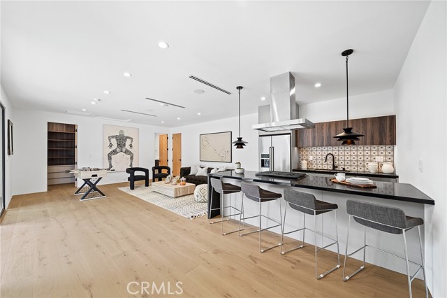 19750 Wells Drive, Woodland Hills CA: https://media.crmls.org/medias/6a198fda-0e86-4d15-9739-17e69fb9f433.jpg