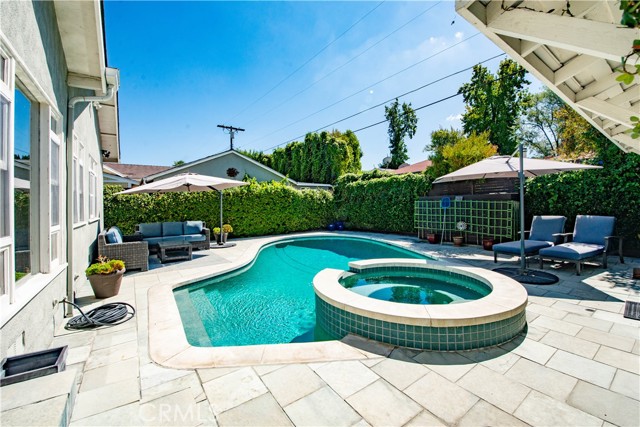 13964 Peach Grove Street, Sherman Oaks CA: https://media.crmls.org/medias/6a19c513-7a86-4975-b0f7-60c85f55fffa.jpg