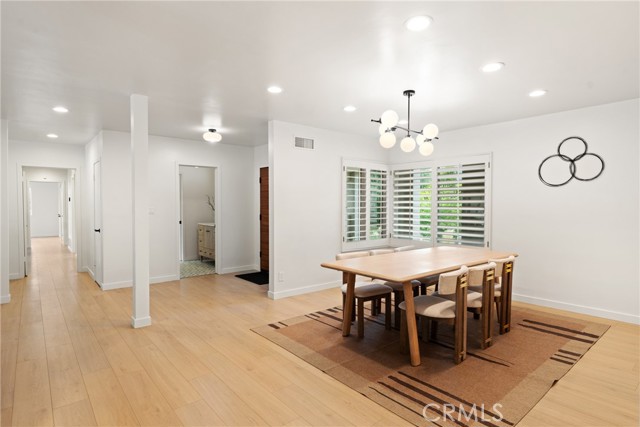 20217 Wells Drive, Woodland Hills CA: https://media.crmls.org/medias/6a19daa9-5f32-4cb2-8d9d-25accd6cd08d.jpg