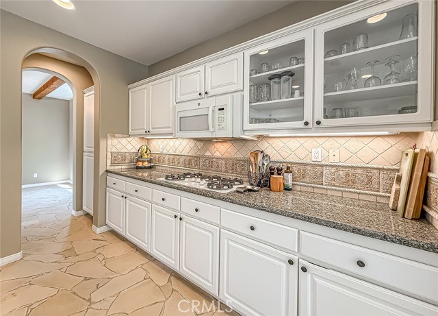 Detail Gallery Image 14 of 42 For 25012 Southern Oaks Dr, Stevenson Ranch,  CA 91381 - 4 Beds | 3 Baths