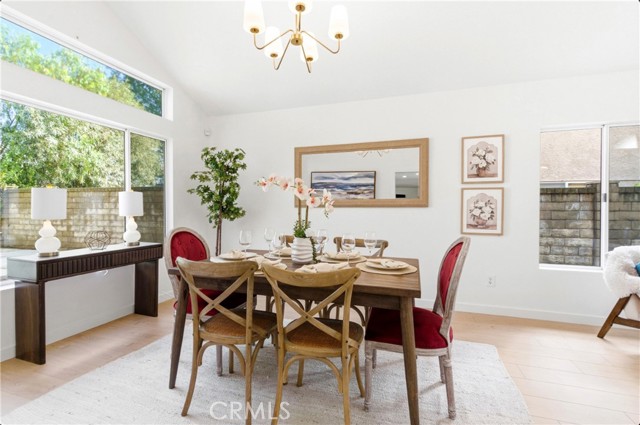 Detail Gallery Image 14 of 67 For 28360 Easton Ln, Saugus,  CA 91350 - 5 Beds | 3 Baths