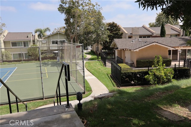 Detail Gallery Image 2 of 18 For 18507 Pueblo Cir, Huntington Beach,  CA 92646 - 2 Beds | 2/1 Baths