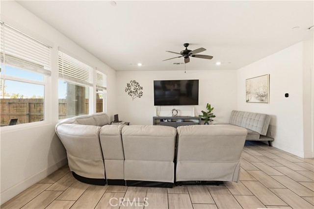 Detail Gallery Image 10 of 43 For 2367 Explorador, Merced,  CA 95340 - 4 Beds | 3 Baths