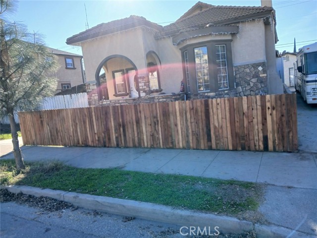 203 5th street, Arbuckle CA: https://media.crmls.org/medias/6a1ab499-e1c5-4fb5-a249-bfd06a31dedd.jpg