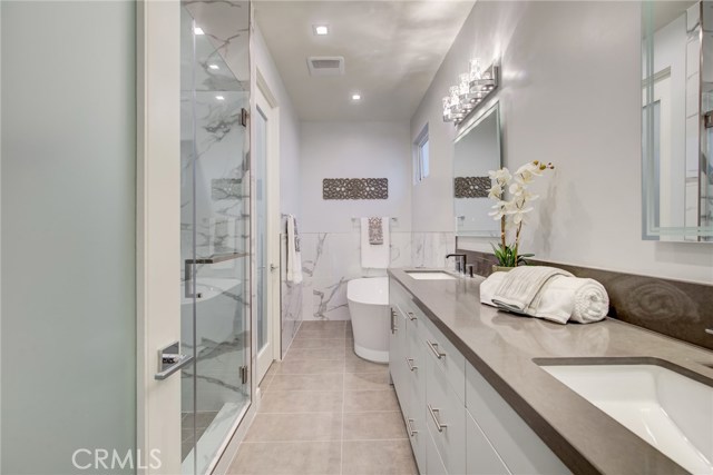 206 Juanita Avenue, Redondo Beach, California 90277, 4 Bedrooms Bedrooms, ,3 BathroomsBathrooms,Residential,Sold,Juanita,PV20030908