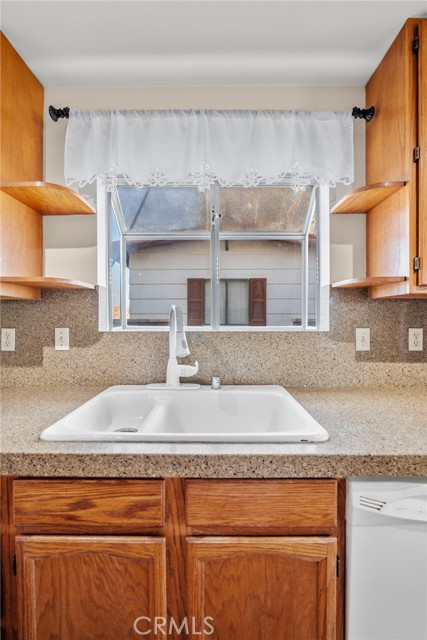 Detail Gallery Image 20 of 75 For 6107 Mandarin Rd, Yucca Valley,  CA 92284 - 3 Beds | 3/1 Baths