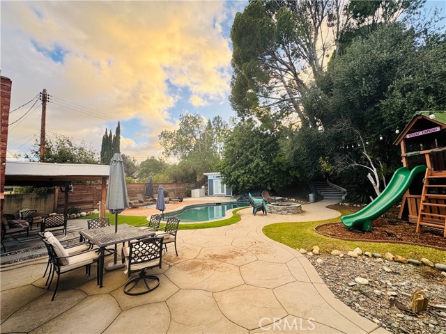 Detail Gallery Image 30 of 44 For 11905 Paso Robles, Granada Hills,  CA 91344 - 4 Beds | 3 Baths