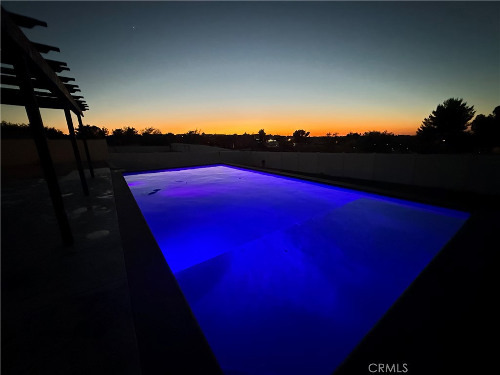 https://media.crmls.org/medias/6a1d0da9-a3b2-4bfd-89e3-8ac211694449.jpg?preset=X-Large