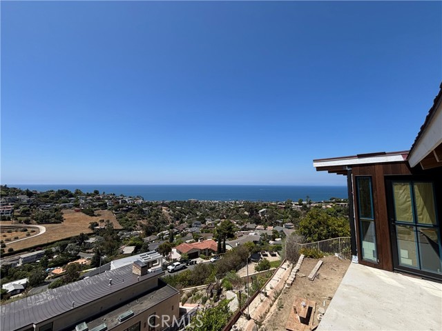 1015 Madison Place, Laguna Beach CA: https://media.crmls.org/medias/6a1d4401-5e99-43c4-8523-922665b96272.jpg