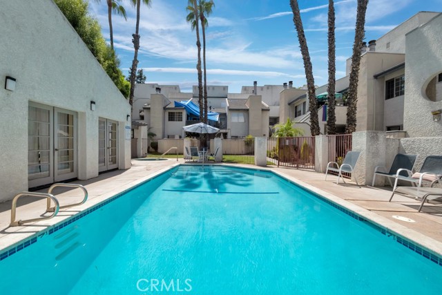 20155 Keswick Street, Winnetka CA: https://media.crmls.org/medias/6a1e5f98-2177-400f-a5bd-712a10c60c57.jpg