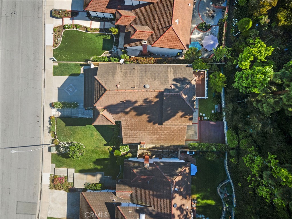 https://media.crmls.org/medias/6a1e76e4-b064-4ad3-9f6d-57a40200b739.jpg?preset=X-Large