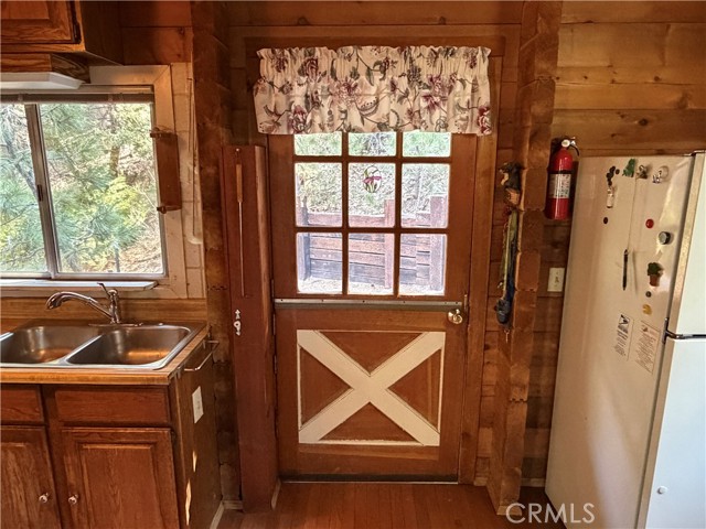 Detail Gallery Image 7 of 29 For 6307 Cedar Ct, Angelus Oaks,  CA 92305 - 3 Beds | 2 Baths