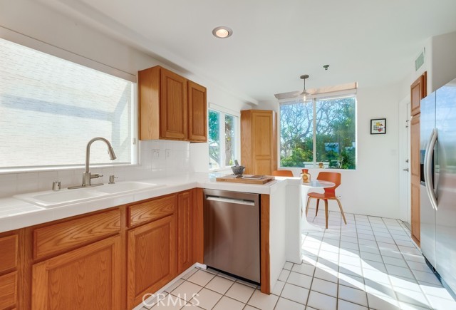 Detail Gallery Image 26 of 74 For 669 W 40th St #4,  San Pedro,  CA 90731 - 3 Beds | 2/1 Baths