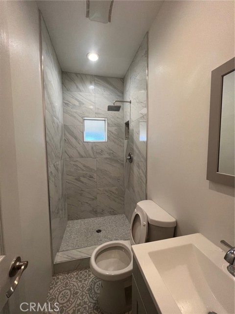 Detail Gallery Image 8 of 10 For 2228 Ridgeview, Corona,  CA 92882 - 3 Beds | 1/1 Baths