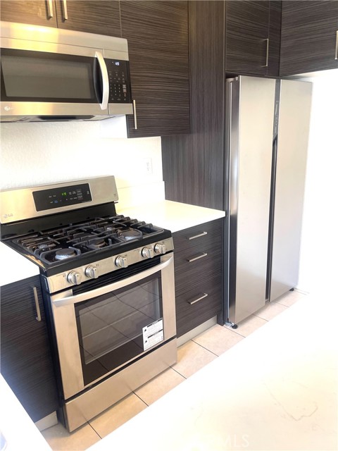 Detail Gallery Image 7 of 23 For 518 Oak St #7,  Glendale,  CA 91204 - 2 Beds | 1 Baths