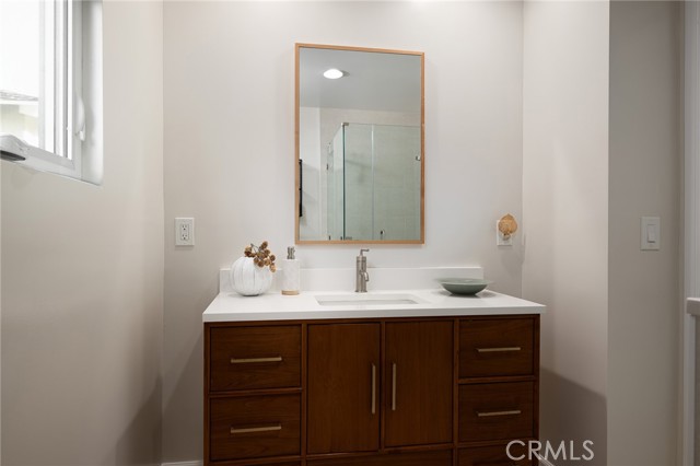 Detail Gallery Image 25 of 42 For 6470 E Mantova St, Long Beach,  CA 90815 - 4 Beds | 3 Baths