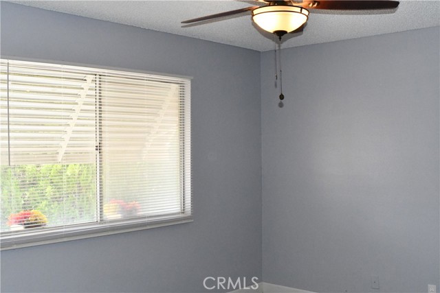 1956 Calle Arboleda, Hemet CA: https://media.crmls.org/medias/6a2024e0-6593-469d-bbce-4736e7b8fd3f.jpg