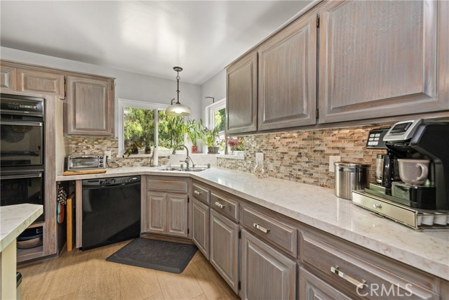 5893 Oak Knolls Road, Simi Valley CA: https://media.crmls.org/medias/6a2194e6-d9a8-4b8f-a919-a44d3cddab6f.jpg
