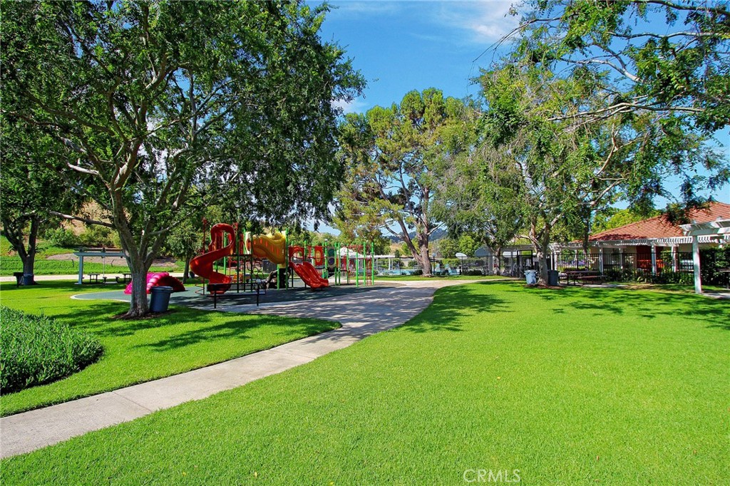 https://media.crmls.org/medias/6a21b41d-f87c-479a-bed6-90a3cef39236.jpg?preset=X-Large