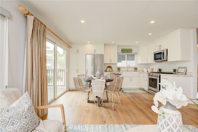 401 18th Street, Manhattan Beach, California 90266, 5 Bedrooms Bedrooms, ,2 BathroomsBathrooms,Residential,Sold,18th,SB22140138