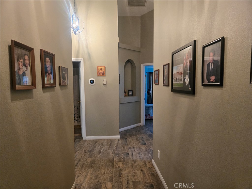 https://media.crmls.org/medias/6a22fe31-077f-46ab-9869-7eed2d6e7c57.jpg?preset=X-Large