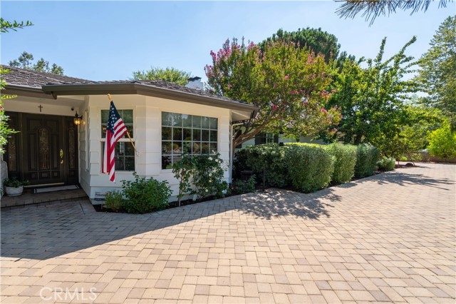 Detail Gallery Image 2 of 46 For 19308 Lemarsh St, Northridge,  CA 91324 - 4 Beds | 3 Baths