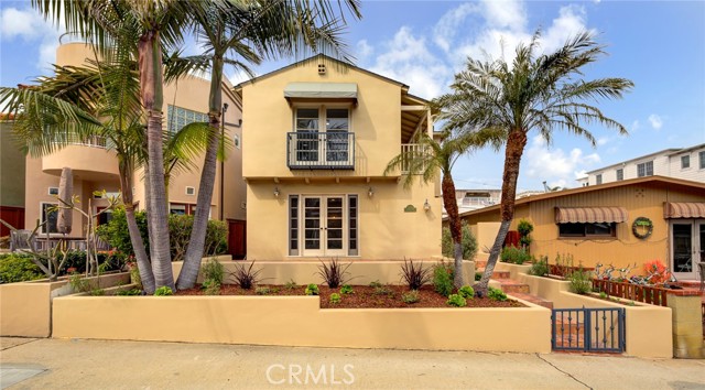 Detail Gallery Image 1 of 26 For 333 5th St, Manhattan Beach,  CA 90266 - 3 Beds | 2/1 Baths