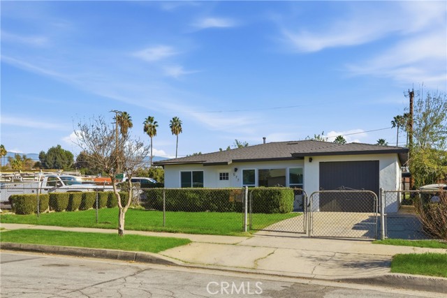 577 Herrington N Avenue, San Bernardino CA: https://media.crmls.org/medias/6a24a191-423c-4da5-8a54-a94e0051d912.jpg