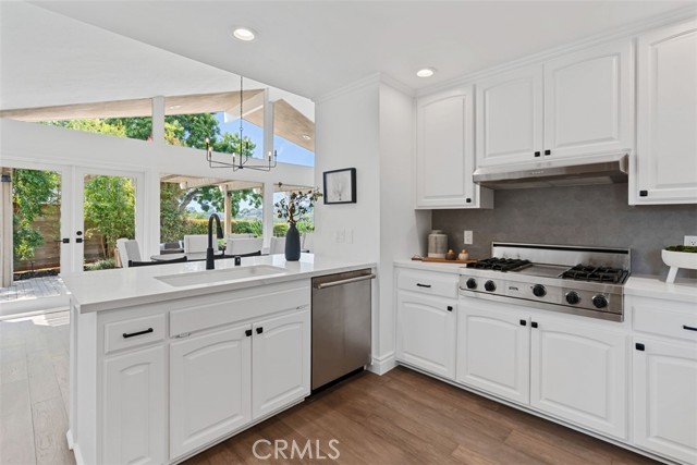 1056 Madison Place, Laguna Beach CA: https://media.crmls.org/medias/6a24cfb4-df8f-4f0d-b8c8-c1f098812d55.jpg