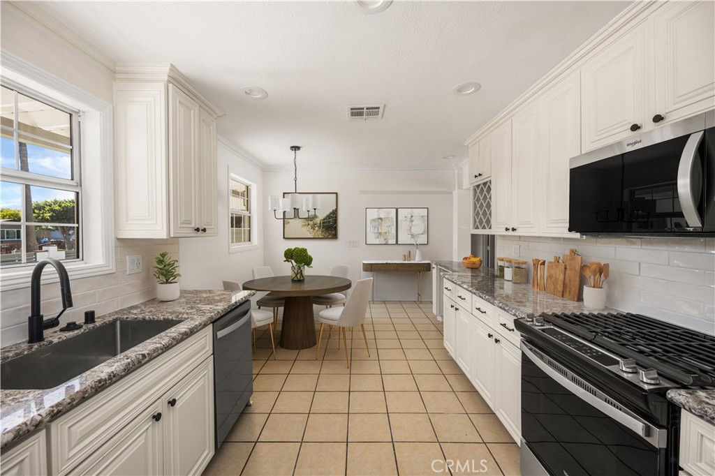 MLS #WS25259195 image #8