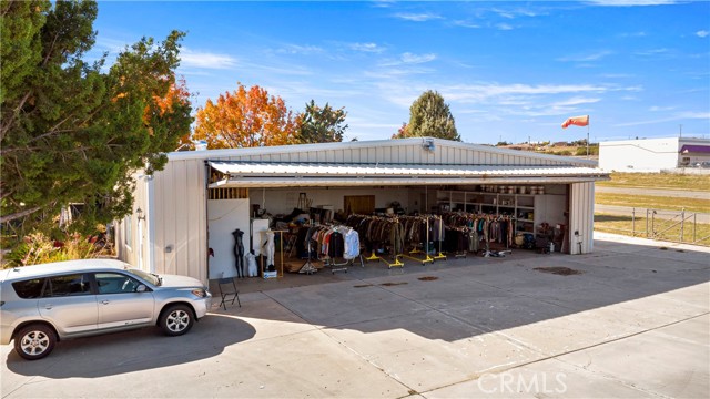 Detail Gallery Image 9 of 48 For 6998 Summit Valley Rd, Hesperia,  CA 92345 - 2 Beds | 2 Baths