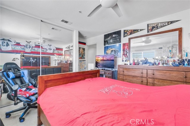 Detail Gallery Image 17 of 39 For 5762 Pine Valley, Fontana,  CA 92336 - 3 Beds | 2/1 Baths