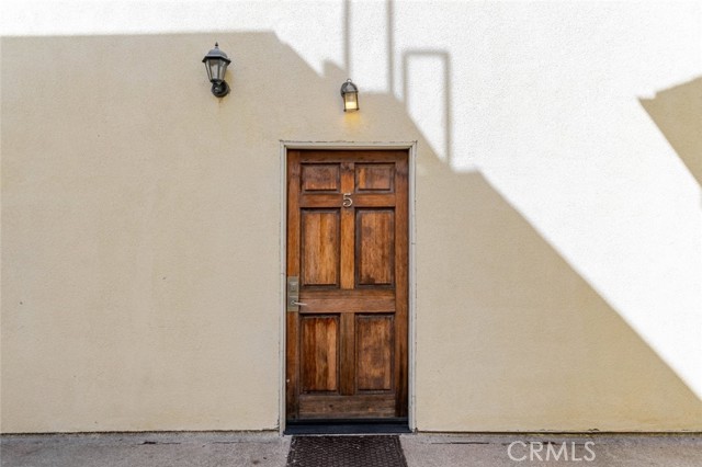 Detail Gallery Image 24 of 26 For 15053 Victory Bld #5,  Van Nuys,  CA 91411 - 2 Beds | 3 Baths