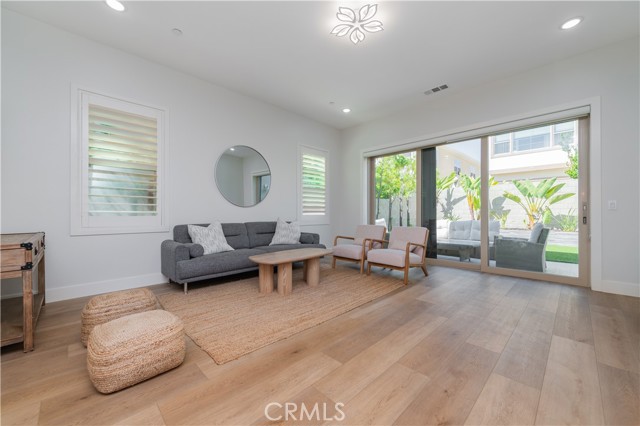53 Lunar, Irvine CA: https://media.crmls.org/medias/6a2727e2-e675-46c6-b224-5f64ed2eaee0.jpg