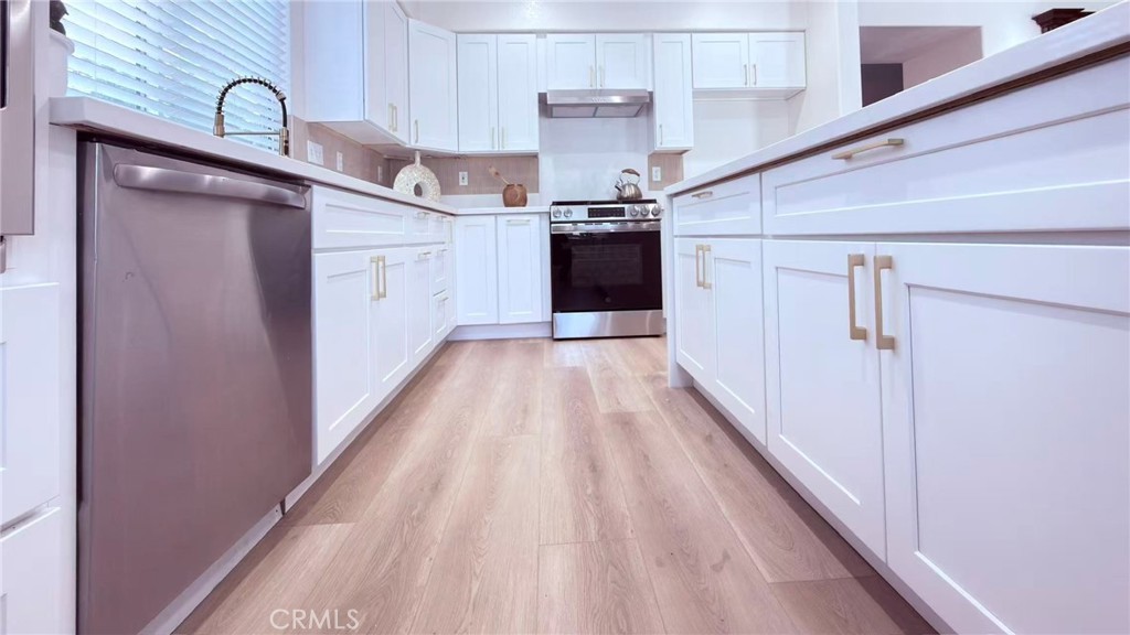 https://media.crmls.org/medias/6a275902-298e-48b7-a23e-8774da83acdb.jpg?preset=X-Large