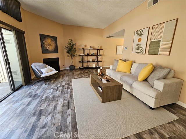 511 E Live Oak Avenue, Arcadia CA: https://media.crmls.org/medias/6a286536-7572-48ce-839f-94278a4fca88.jpg