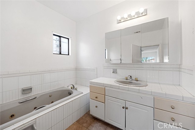 Detail Gallery Image 17 of 22 For 4124 S Harvard Bld, Los Angeles,  CA 90062 - 3 Beds | 2 Baths